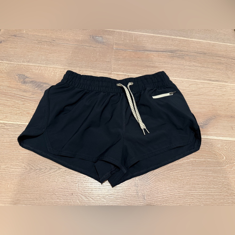 Vuori navy blue Performance Shorts